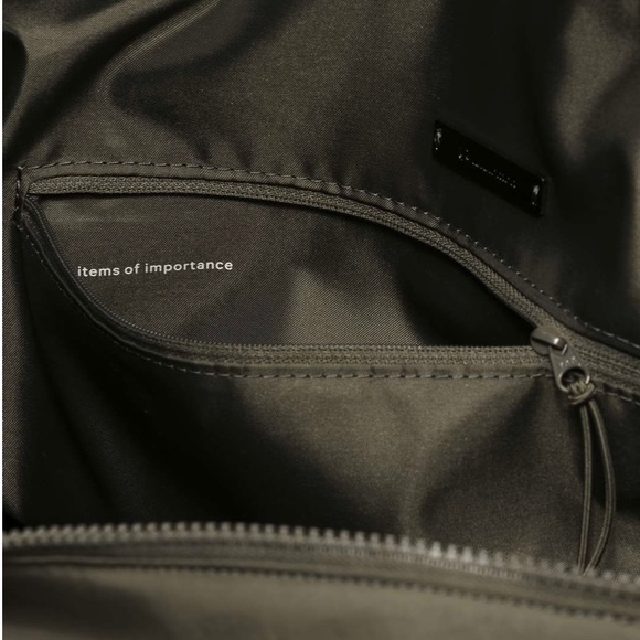 Lululemon On My Level Barrel Bag *16L - Picture 3 of 10